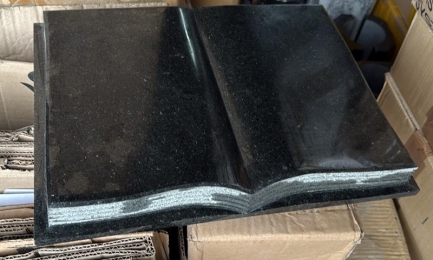 Книга из габбро 40*30*6 см