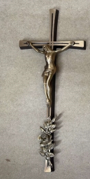 Крест КР2 с распятьем и цветком 